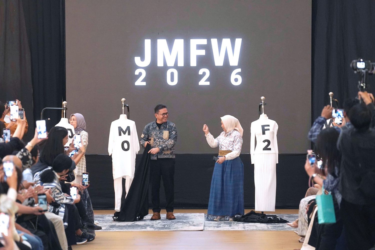 Mendag Luncurkan Jakarta Muslim Fashion Week 2026
