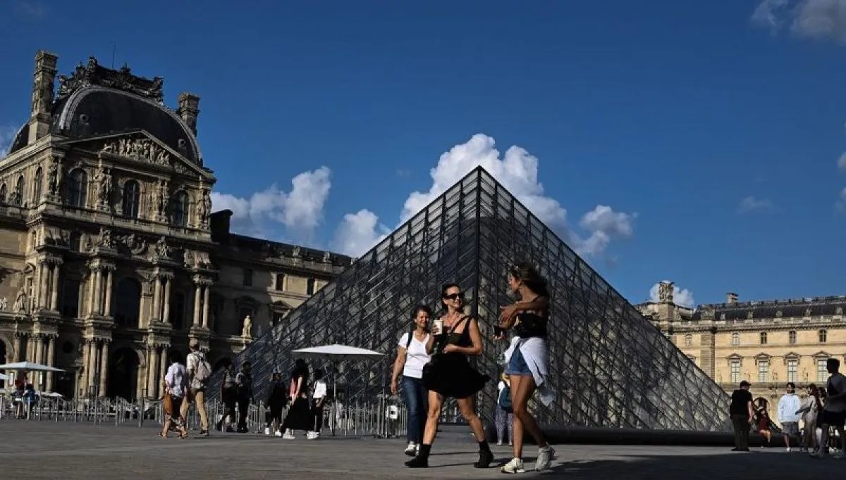 Perkembangan Kasus Pencurian di Museum Louvre: Beberapa Orang Ditangkap
